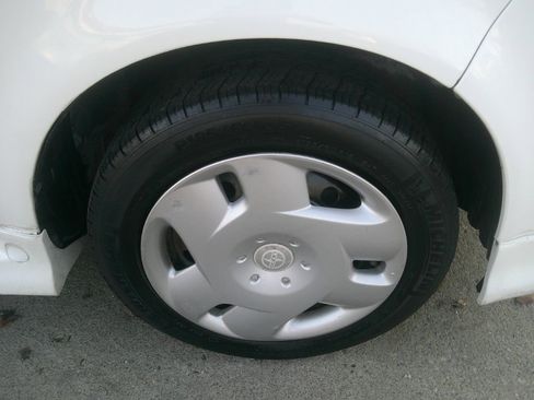 Used 2005 Scion xB image 19