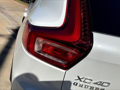 New 2026 Volvo XC40 B5 Plus w/ Protection Package Premier AWD/4WD image 43