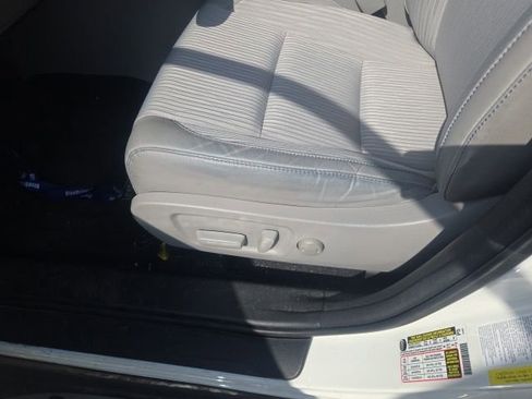 Used 2016 Toyota Highlander Plus image 7