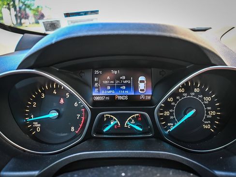 Used 2017 Ford Escape Titanium AWD/4WD image 10