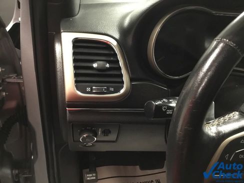Used 2016 Jeep Grand Cherokee Limited image 23