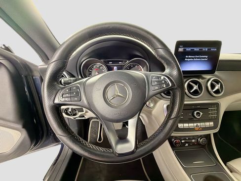 Used 2018 Mercedes-Benz CLA 250 image 12