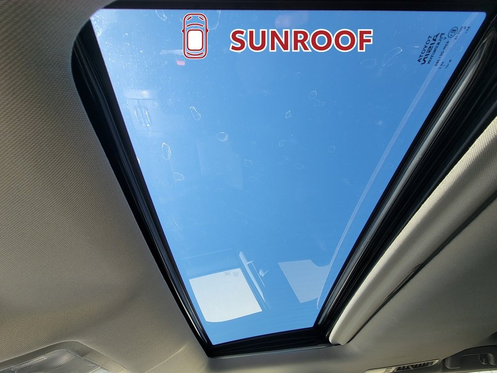 Used 2018 Toyota Highlander Limited AWD/4WD image 32