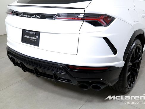 Used 2022 Lamborghini Urus AWD/4WD image 43