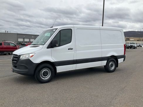 Used 2021 Mercedes-Benz Sprinter 144 Cargo image 27