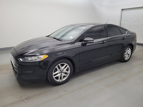 Used 2014 Ford Fusion SE FWD image 2