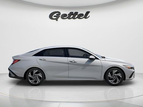 New 2026 Hyundai Elantra Limited image 7