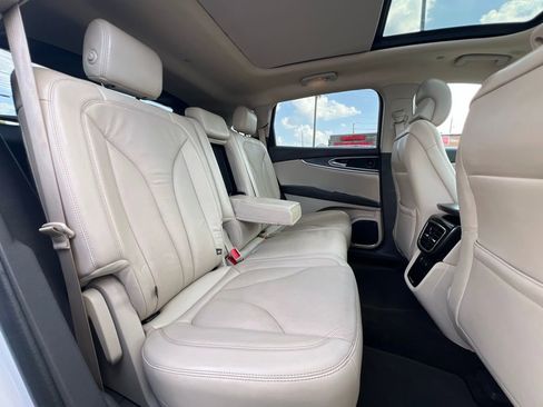 Used 2019 Lincoln Nautilus Reserve image 25