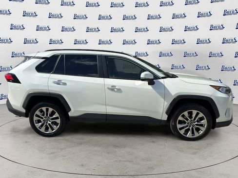 Used 2019 Toyota RAV4 Limited w/ Cold Weather Package FWD image 8