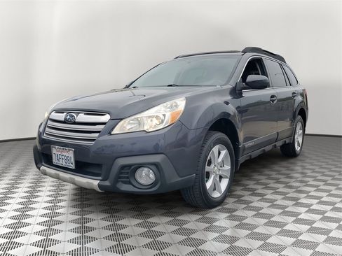 Used 2013 Subaru Outback 3.6R Limited image 3