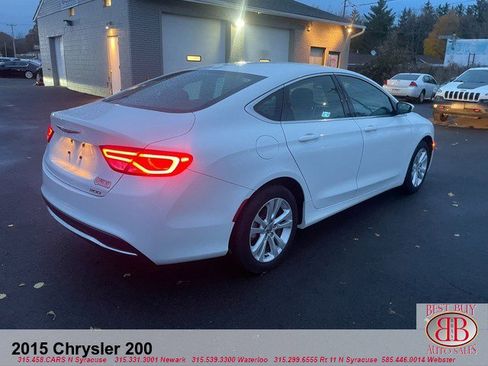 Used 2015 Chrysler 200 Limited w/ Convenience Group image 3