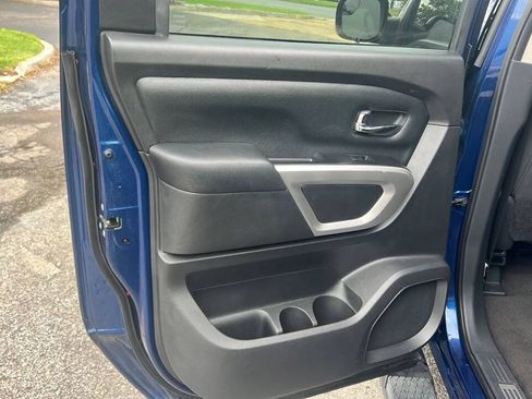 Used 2019 Nissan Titan SV w/ SV Convenience Package AWD/4WD image 21