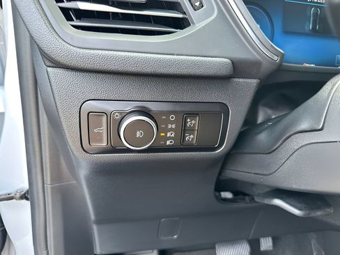 Used 2025 Ford Escape Platinum AWD/4WD image 20