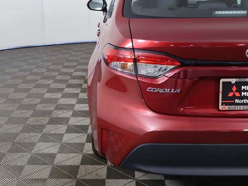 Used 2025 Toyota Corolla LE FWD image 12