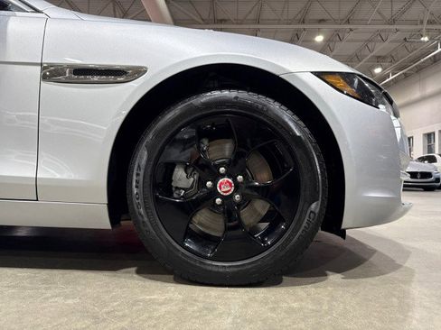 Used 2017 Jaguar XE Premium image 86