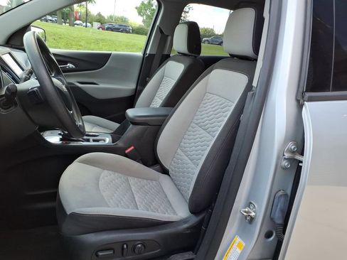 Used 2019 Chevrolet Equinox LS w/ LS Convenience Package FWD image 12