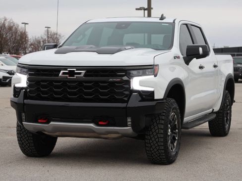 Used 2024 Chevrolet Silverado 1500 ZR2 w/ Technology Package image 6