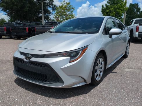Used 2021 Toyota Corolla LE FWD image 2