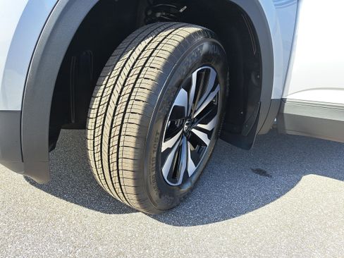 New 2026 Volkswagen Atlas Cross Sport SE image 29