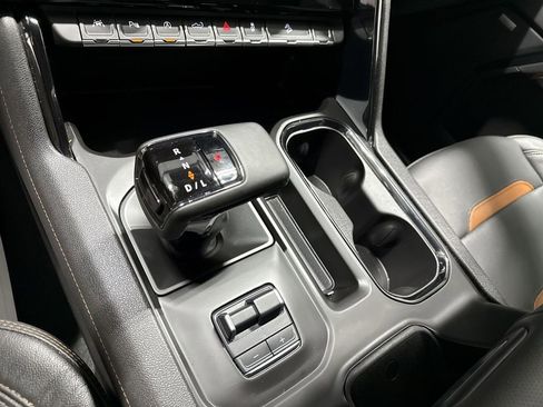 Used 2025 GMC Sierra 1500 AT4 image 16