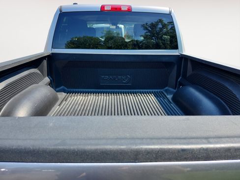 Used 2022 RAM 1500 Classic SLT RWD image 15