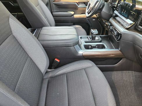 Used 2024 Chevrolet Silverado 1500 LT Trail Boss w/ Convenience Package II AWD/4WD image 13