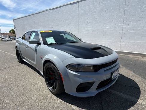 Used 2022 Dodge Charger Scat Pack RWD image 2