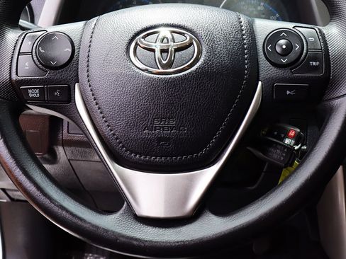 Used 2018 Toyota RAV4 LE w/ All Weather Liner Package FWD image 52