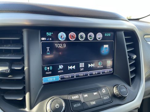 Used 2019 GMC Acadia SLT AWD/4WD image 18