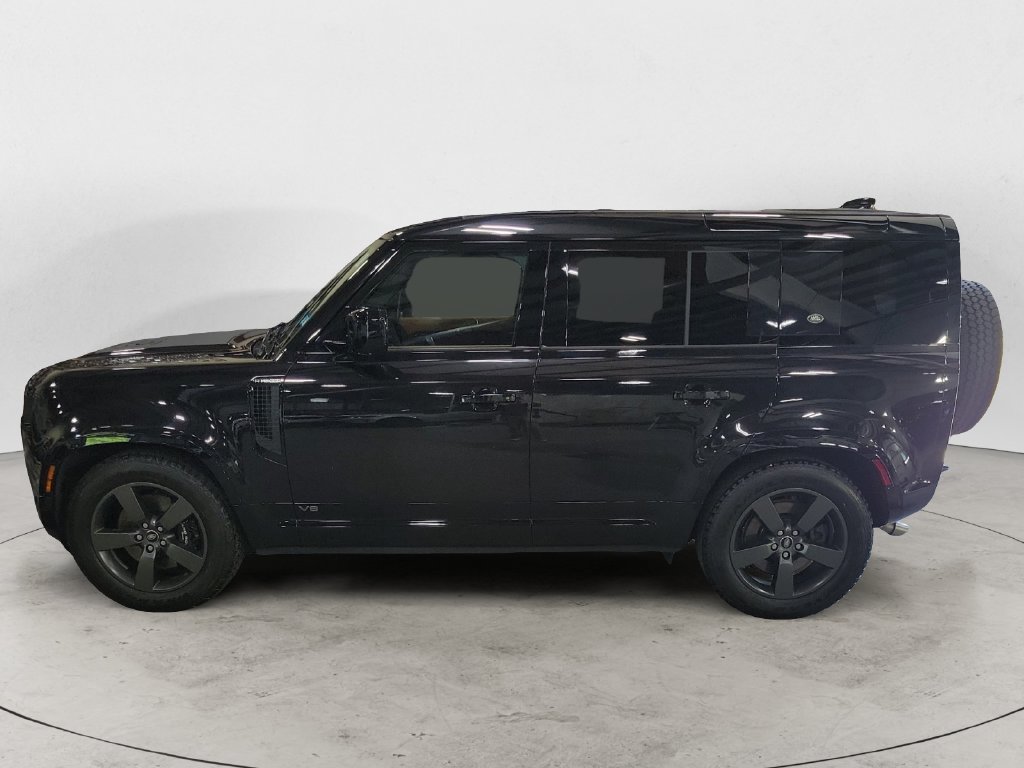 Used 2024 Land Rover Defender 110 V8 AWD/4WD image 2