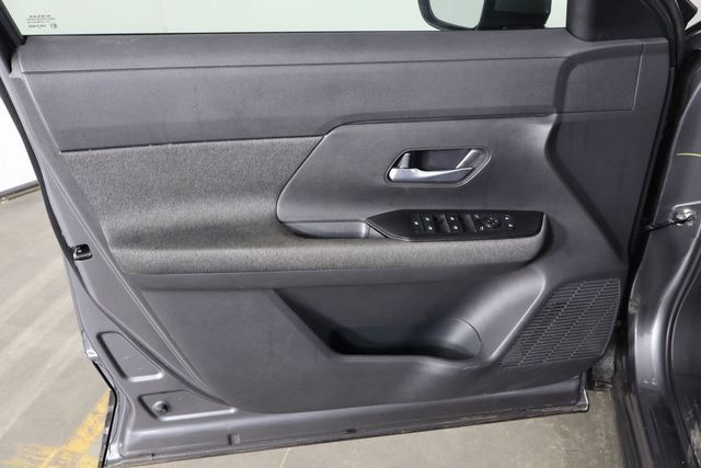 Used 2025 Nissan Kicks SV FWD image 18