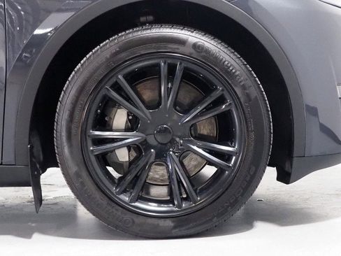 Used 2024 Tesla Model Y 2WD image 44