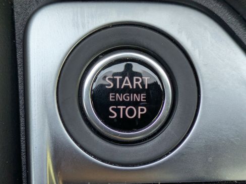 Used 2024 Nissan Sentra SR w/ SR Premium Package image 21