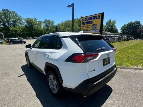 Used 2022 Toyota RAV4 LE AWD/4WD image 8
