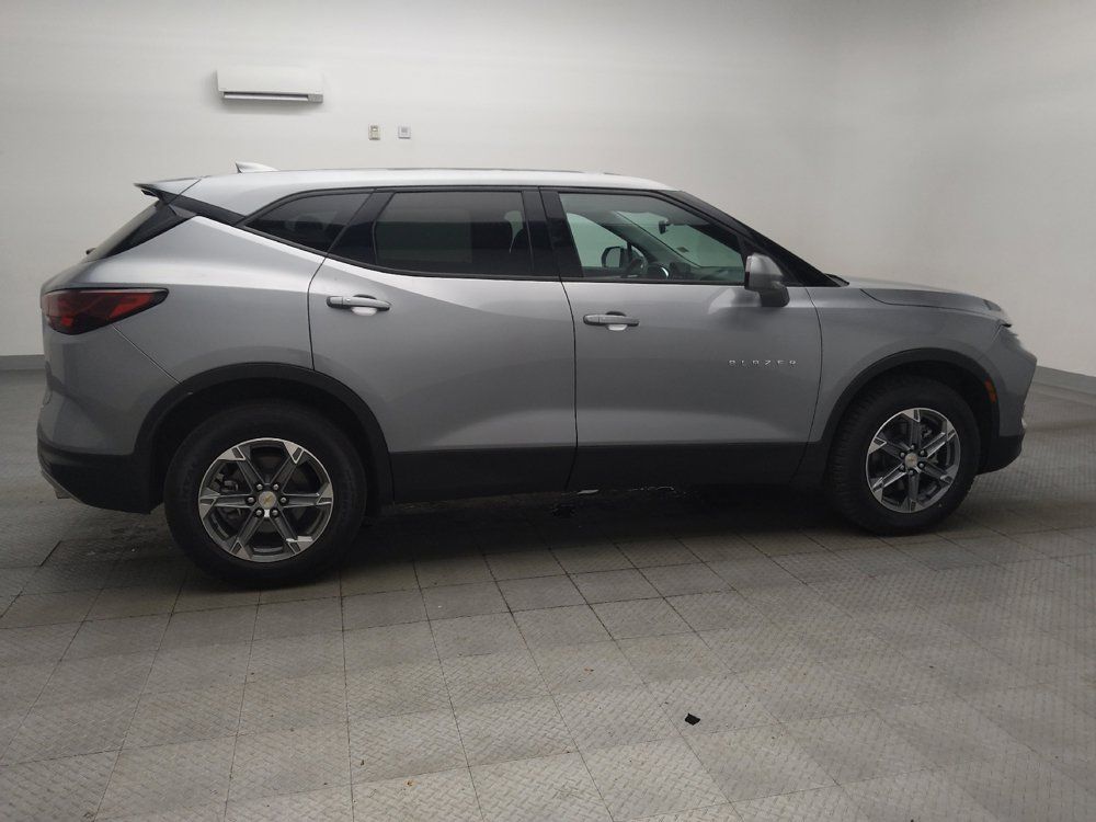 Used 2025 Chevrolet Blazer LT AWD/4WD image 10