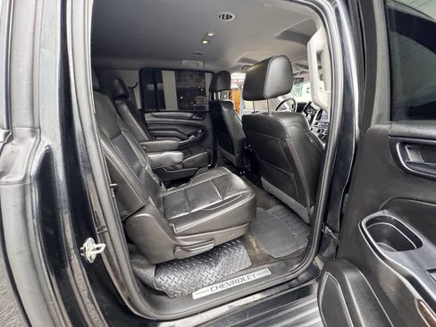 Used 2018 Chevrolet Suburban LT image 40