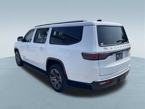 Used 2024 Jeep Wagoneer L Series II RWD image 6