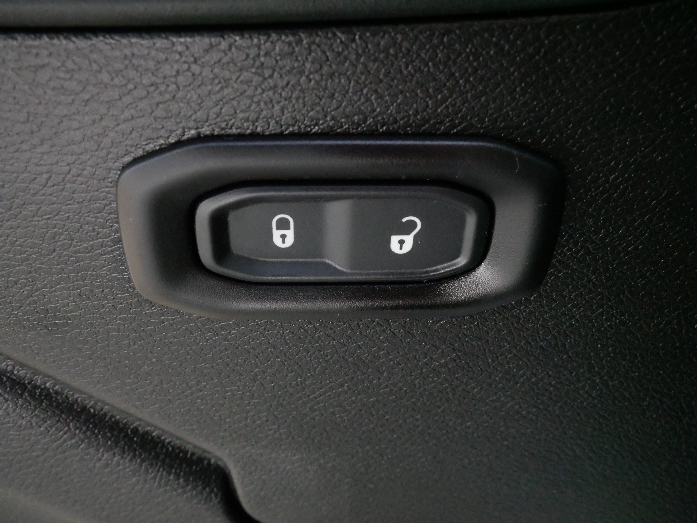 Used 2022 Jeep Wrangler Sport AWD/4WD image 19
