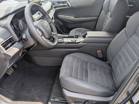 New 2026 Mitsubishi Outlander LE FWD image 12