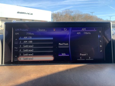 Used 2020 Lexus LX 570 4WD w/ 3rd Row & Luxury Pkg image 23