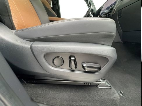 Used 2024 Lexus GX 550 w/ Cold Area Package AWD/4WD image 35