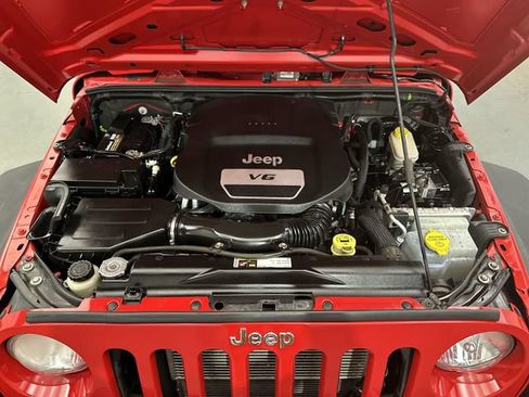 Used 2015 Jeep Wrangler Unlimited Sport w/ Quick Order Package 24S AWD/4WD image 19