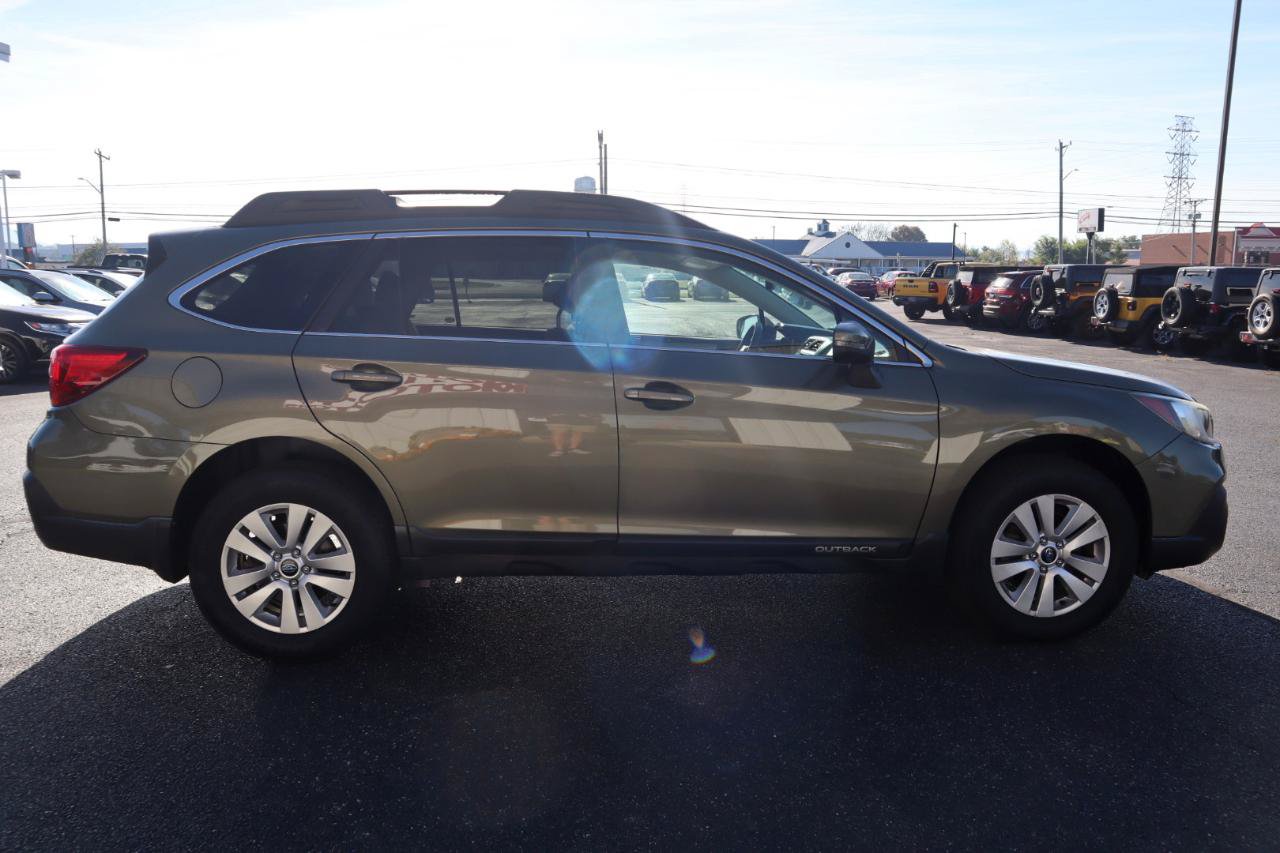 Used 2019 Subaru Outback 2.5i Premium w/ Popular Package #2 AWD/4WD image 6