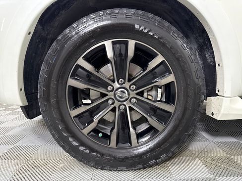 Used 2020 Nissan Armada Platinum w/ Captain's Chairs Package RWD image 22