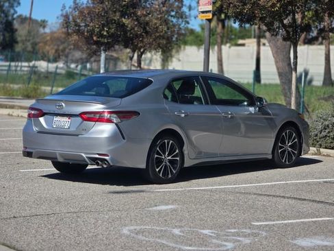Used 2018 Toyota Camry SE w/ Convenience Package image 8