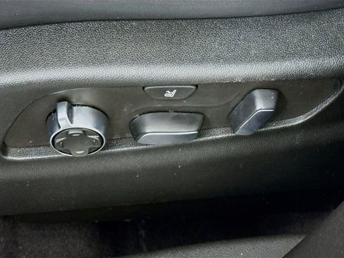 Used 2022 Cadillac XT4 Premium Luxury w/ LPO, Radiant Package image 12