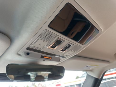 Used 2024 Land Rover Defender 130 S image 33