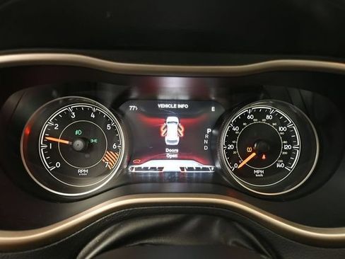 Used 2015 Jeep Cherokee Limited w/ Luxury Group AWD/4WD image 31