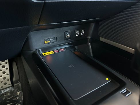 Used 2025 Toyota Camry SE FWD image 26