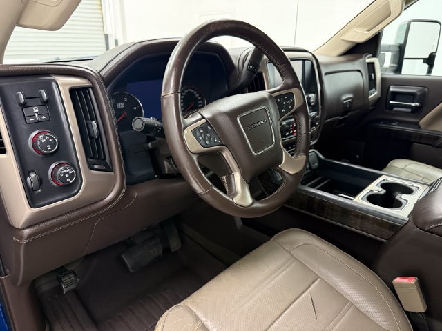 Used 2016 GMC Sierra 2500 Denali w/ Duramax Plus Package AWD/4WD image 10